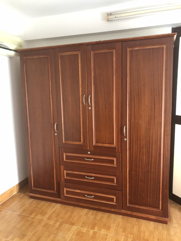 thanh lý tủ quần áo gỗ tự nhiên