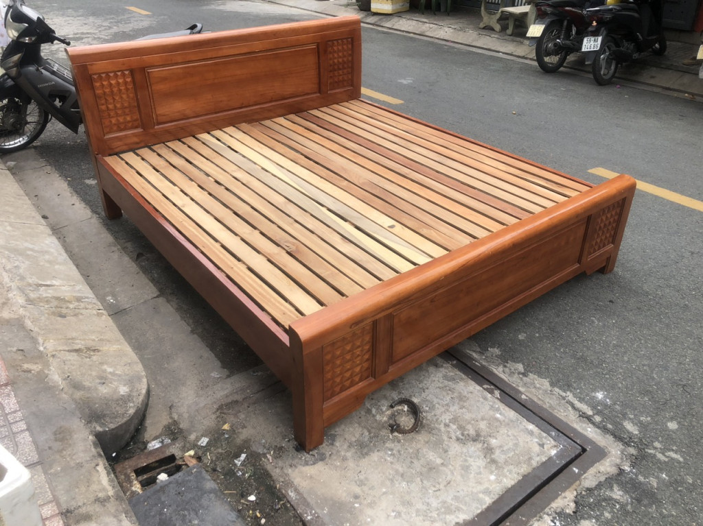 giường gỗ xoan cũ